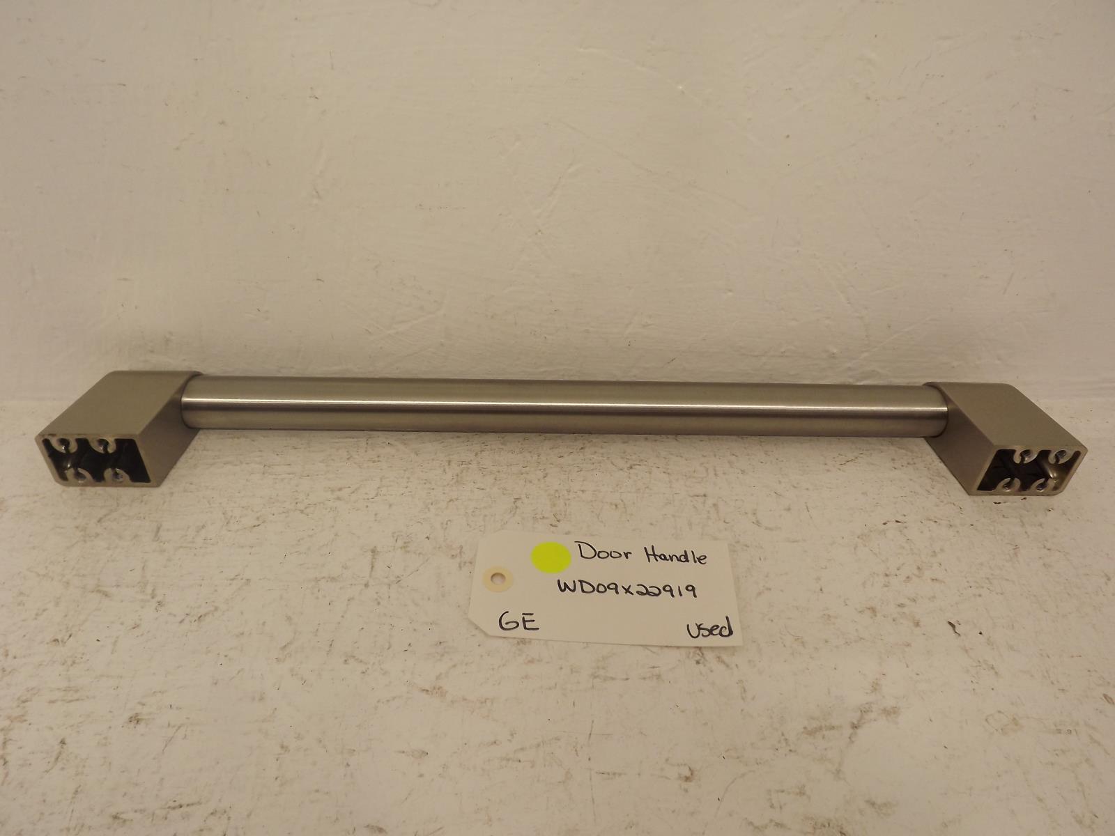 GE Dishwasher WD09X22919 Door Handle Used GE Dishwasher WD09X22919 Door Handle Used